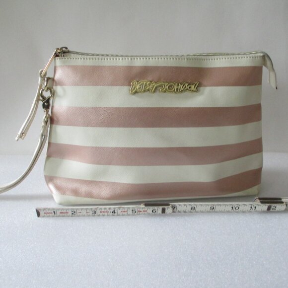 BETSY JOHNSON TRAVEL BAG - Picture 16 of 16